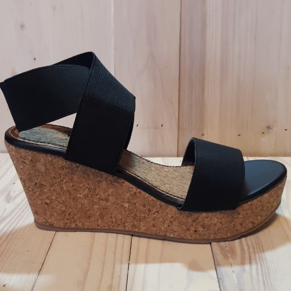 Volatile Shoes - *NWOT* VOLATILE Black & Cork Wedge